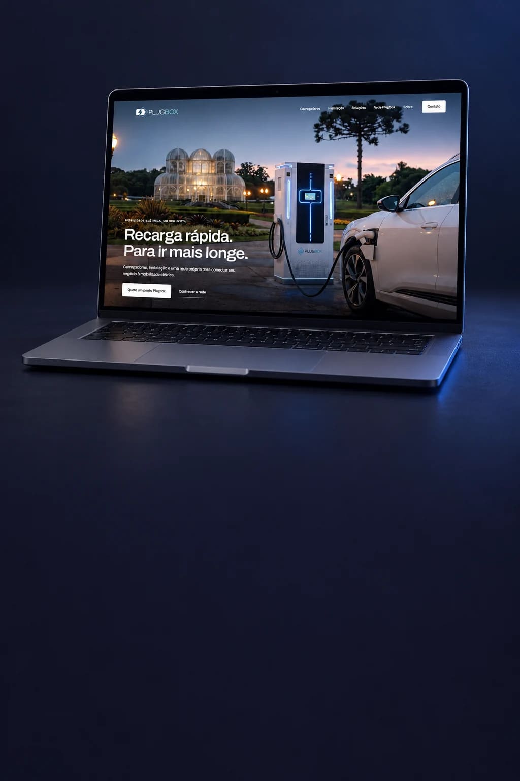 Mockup do projeto Plugbox no celular.