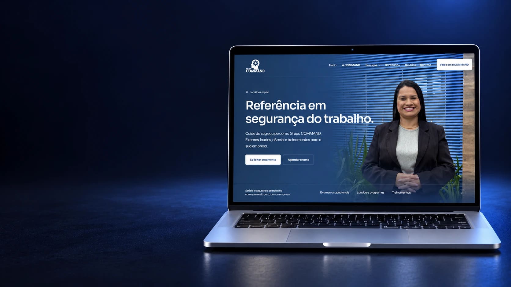 Mockup do site Grupo COMMAND, com dispositivo completo, a partir da página real fornecida.