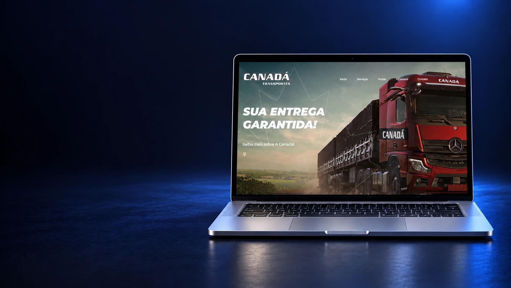 Mockup do site Canadá Transportes em notebook completo, a partir da página real.
